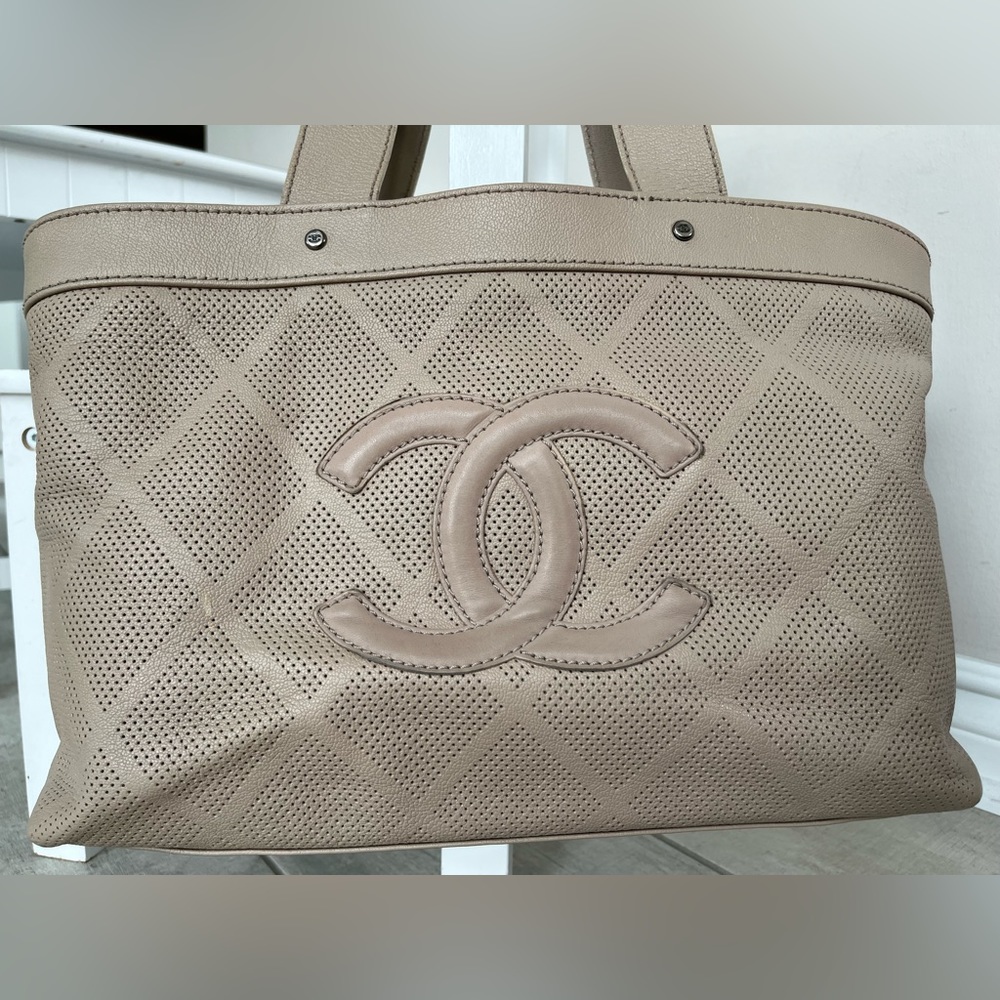 Chanel Beige Perforated Caviar Tote - Picture 4 of 16